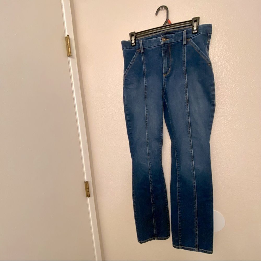 Duluth Trading Co Asset Management Demi Bootcut hi rise Jeans 4x31 Stretch